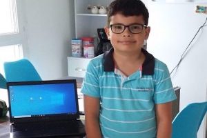 Photo-Beneficiaire-EntraideCollonges-Ordi-sq-300x300